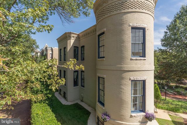 300 NORTH CAROLINA AVE SE, Washington, DC 20003