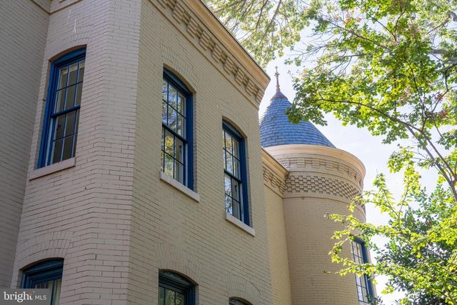 300 NORTH CAROLINA AVE SE, Washington, DC 20003