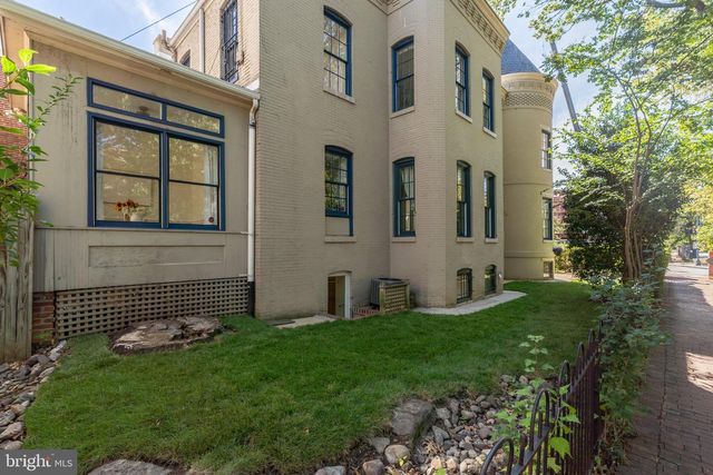 300 NORTH CAROLINA AVE SE, Washington, DC 20003