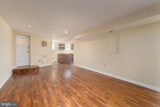 300 NORTH CAROLINA AVE SE, Washington, DC 20003