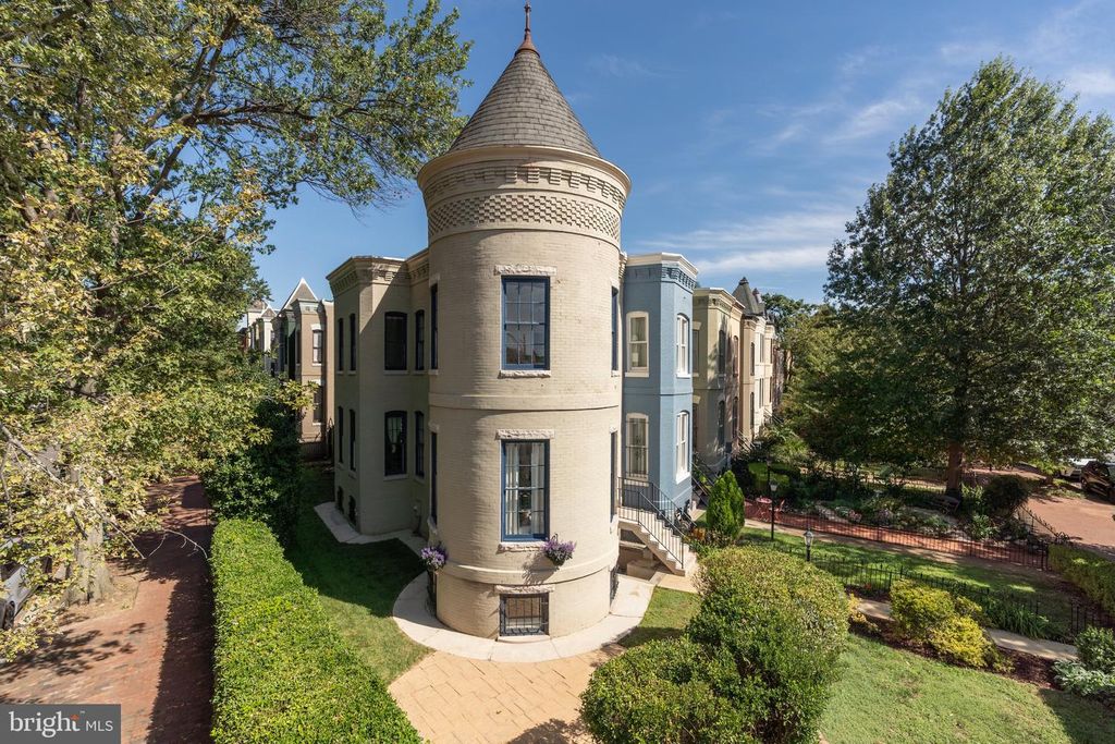 300 NORTH CAROLINA AVE SE, Washington, DC 20003