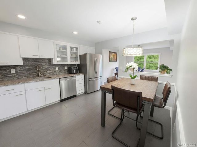 184 N Route 303 4, Congers, NY 10920
