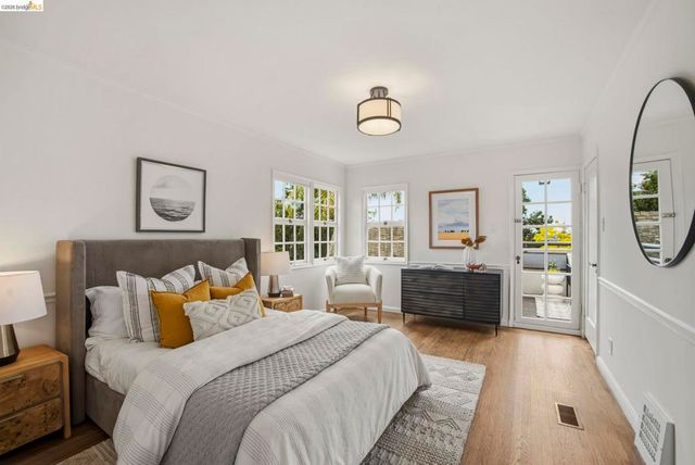 1087 Hubert Rd, Oakland, CA 94610