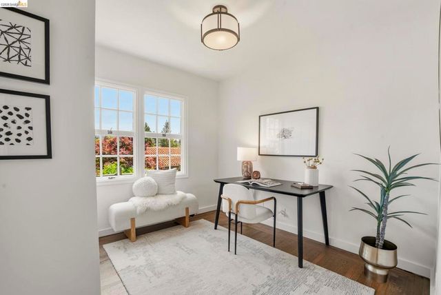 1087 Hubert Rd, Oakland, CA 94610