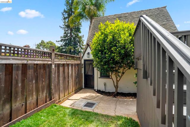 1087 Hubert Rd, Oakland, CA 94610