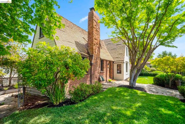 1087 Hubert Rd, Oakland, CA 94610