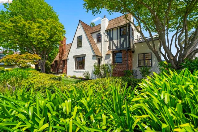 1087 Hubert Rd, Oakland, CA 94610