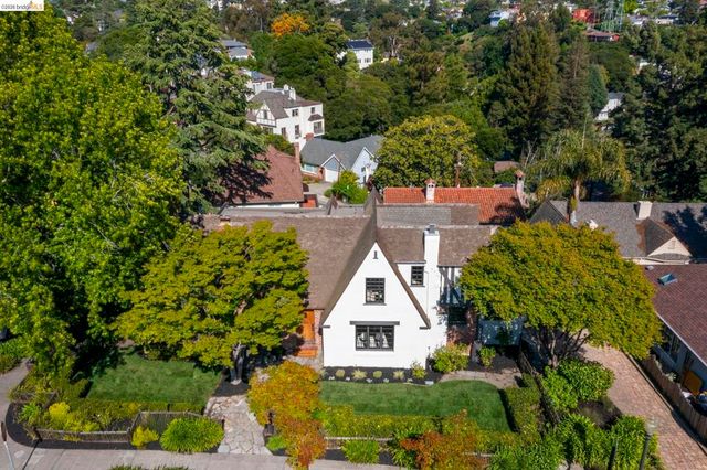 1087 Hubert Rd, Oakland, CA 94610