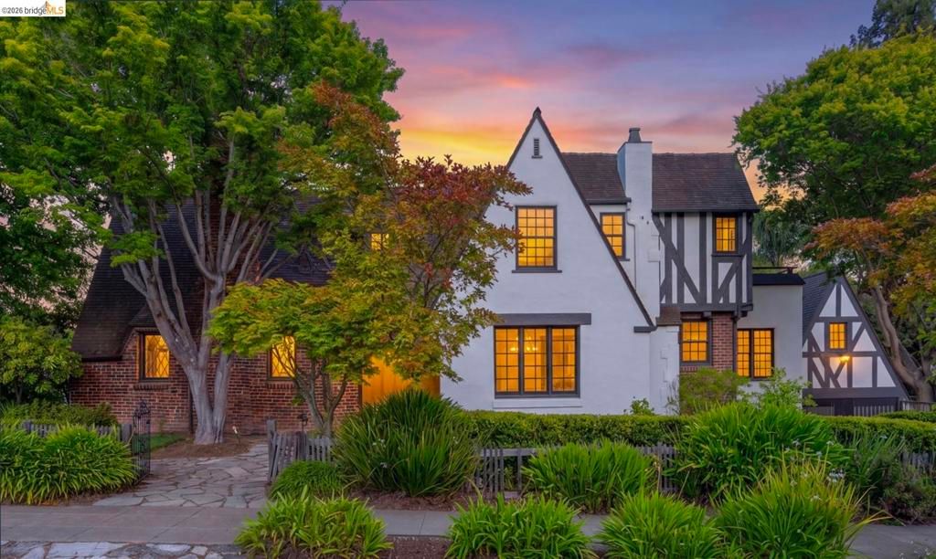 1087 Hubert Rd, Oakland, CA 94610
