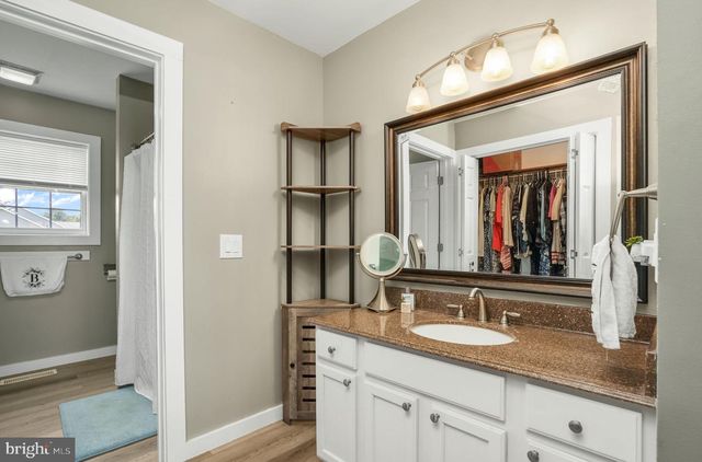 2370 YARDARM DR, Greenbackville, VA 23356