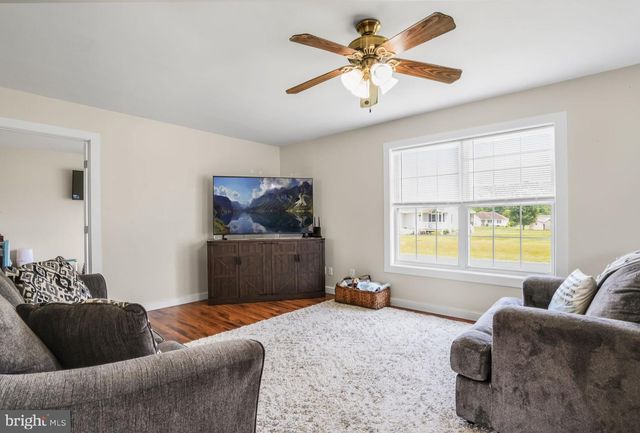 2370 YARDARM DR, Greenbackville, VA 23356