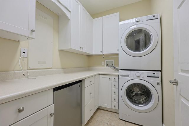 212 BREAKERS LANE, Apollo Beach, FL 33572