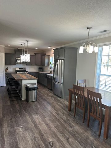561 Coburn Road, Cleveland, TX 77328