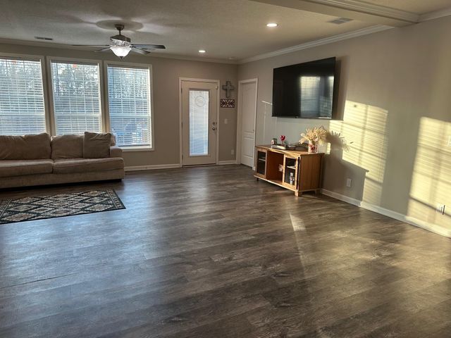 561 Coburn Road, Cleveland, TX 77328