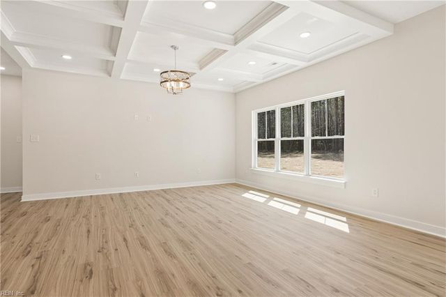 11348 East West PW, Gloucester, VA 23061