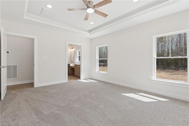 11348 East West PW, Gloucester, VA 23061