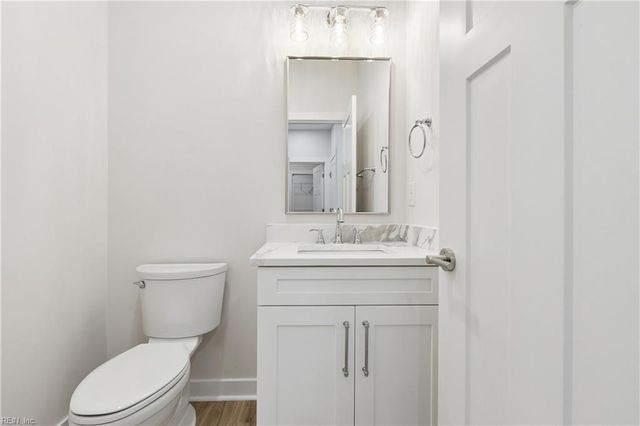 11348 East West PW, Gloucester, VA 23061