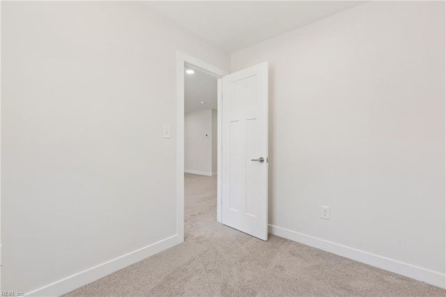 11348 East West PW, Gloucester, VA 23061