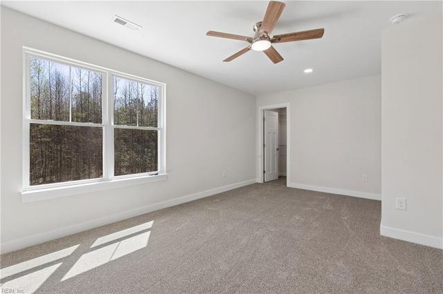 11348 East West PW, Gloucester, VA 23061