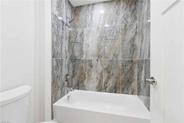 11348 East West PW, Gloucester, VA 23061