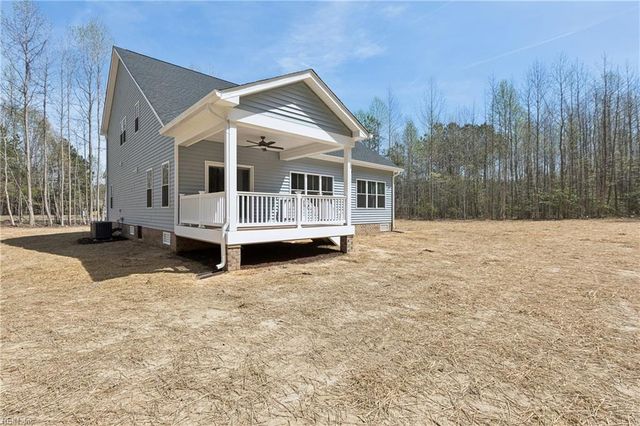 11348 East West PW, Gloucester, VA 23061