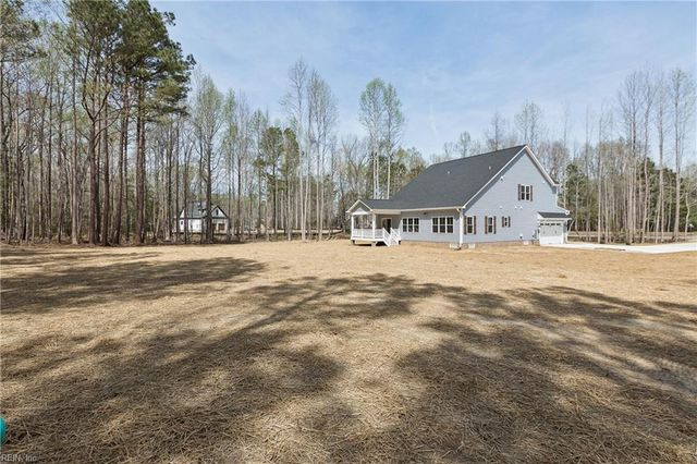 11348 East West PW, Gloucester, VA 23061