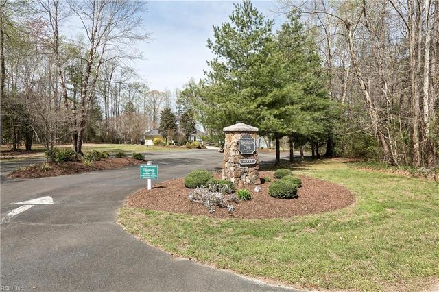 11348 East West PW, Gloucester, VA 23061