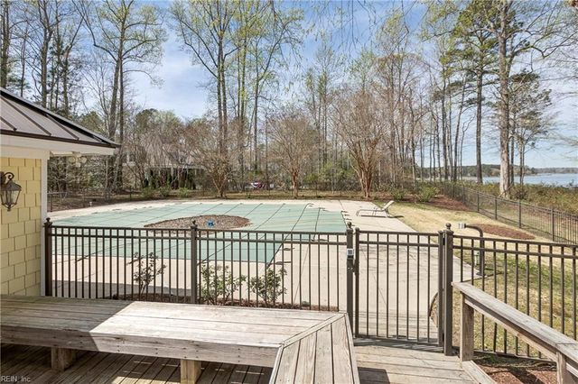 11348 East West PW, Gloucester, VA 23061