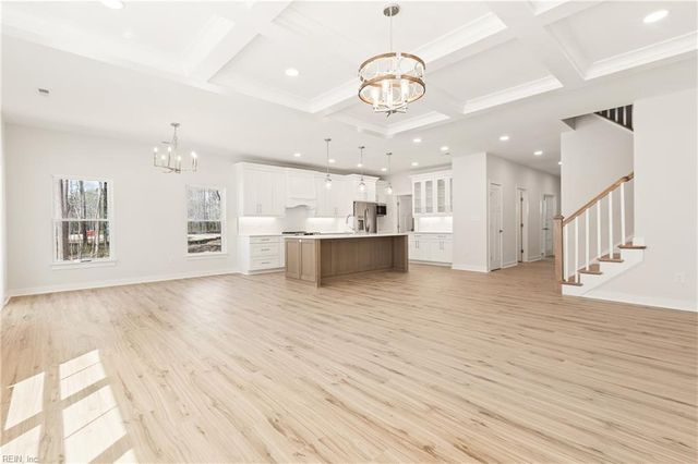 11348 East West PW, Gloucester, VA 23061