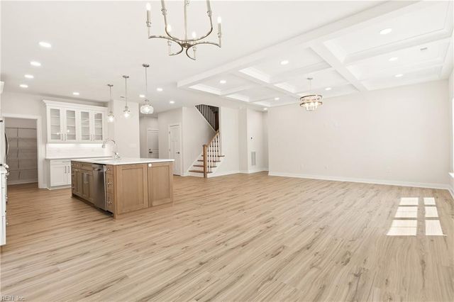 11348 East West PW, Gloucester, VA 23061