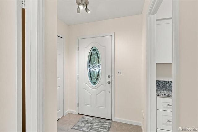 1794 Brentwood Drive, Troy, MI 48098
