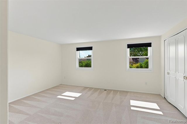 1794 Brentwood Drive, Troy, MI 48098