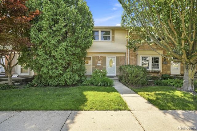 1794 Brentwood Drive, Troy, MI 48098