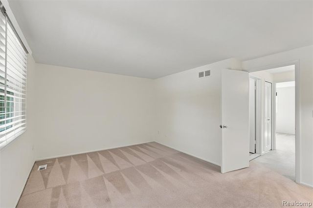 1794 Brentwood Drive, Troy, MI 48098