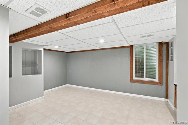 1794 Brentwood Drive, Troy, MI 48098