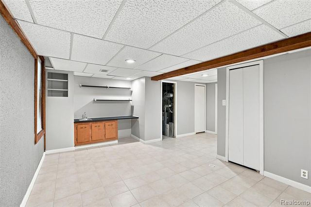 1794 Brentwood Drive, Troy, MI 48098