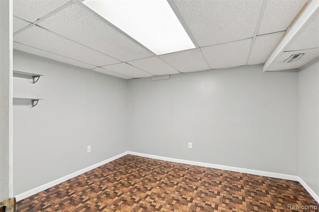 1794 Brentwood Drive, Troy, MI 48098