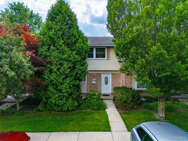 1794 Brentwood Drive, Troy, MI 48098
