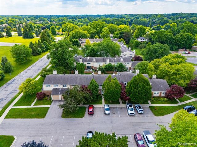 1794 Brentwood Drive, Troy, MI 48098