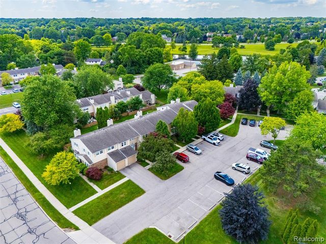 1794 Brentwood Drive, Troy, MI 48098