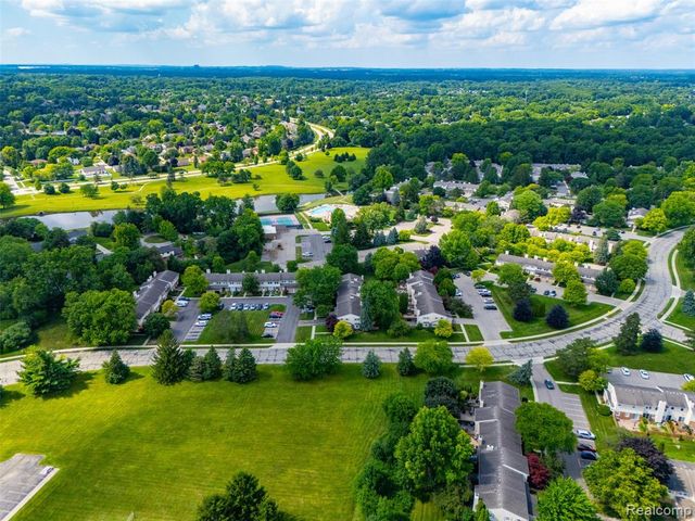 1794 Brentwood Drive, Troy, MI 48098