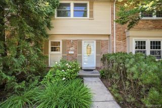 1794 Brentwood Drive, Troy, MI 48098