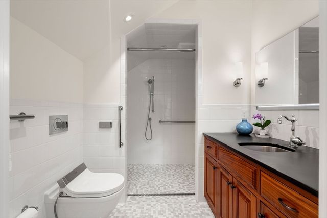 1172 Lowell Rd, Concord, MA 01742