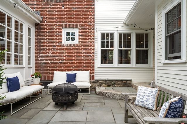1172 Lowell Rd, Concord, MA 01742