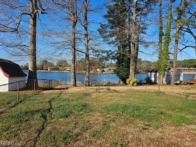 17 Rivercrest Dr, Portsmouth, VA 23701