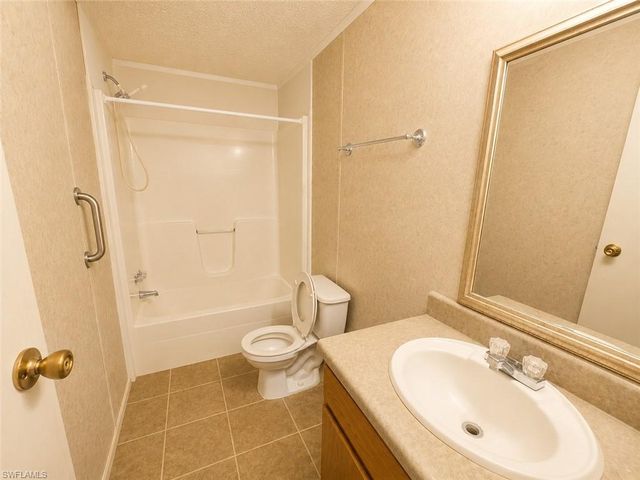2501 Gail Helen CT, North Fort Myers, FL 33917