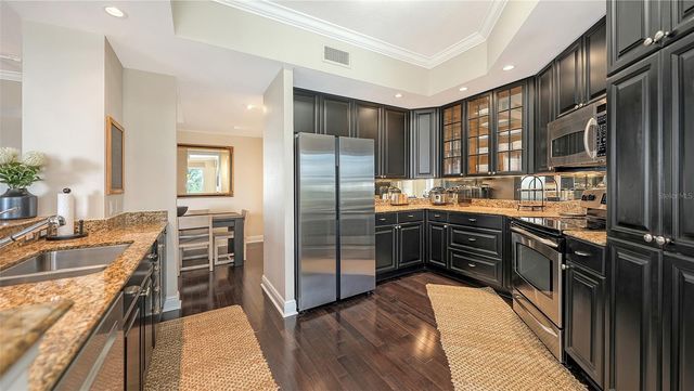 100 CENTRAL AVENUE K817, Sarasota, FL 34236