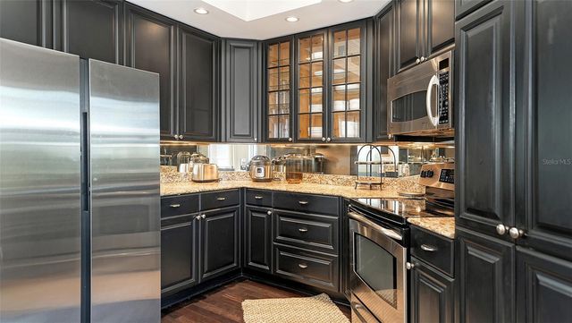 100 CENTRAL AVENUE K817, Sarasota, FL 34236