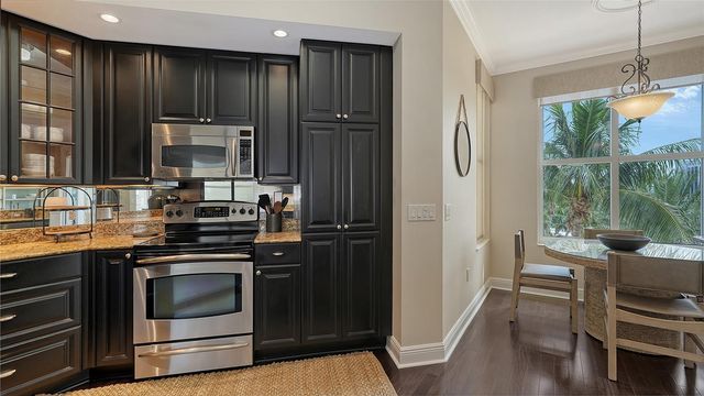 100 CENTRAL AVENUE K817, Sarasota, FL 34236