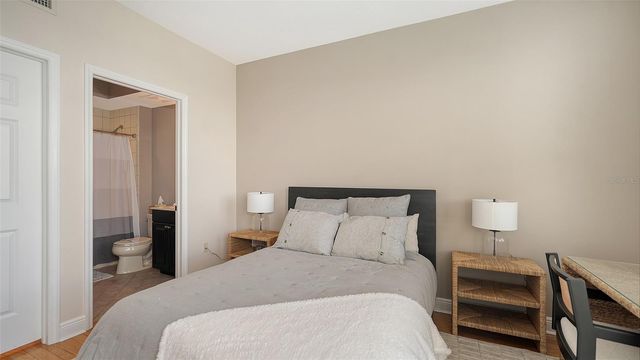 100 CENTRAL AVENUE K817, Sarasota, FL 34236